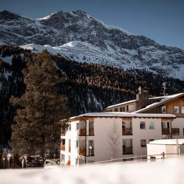 BERGE, SONNE UND ETWAS ABENTEUER BERGE, SONNE UND ETWAS ABENTEUER